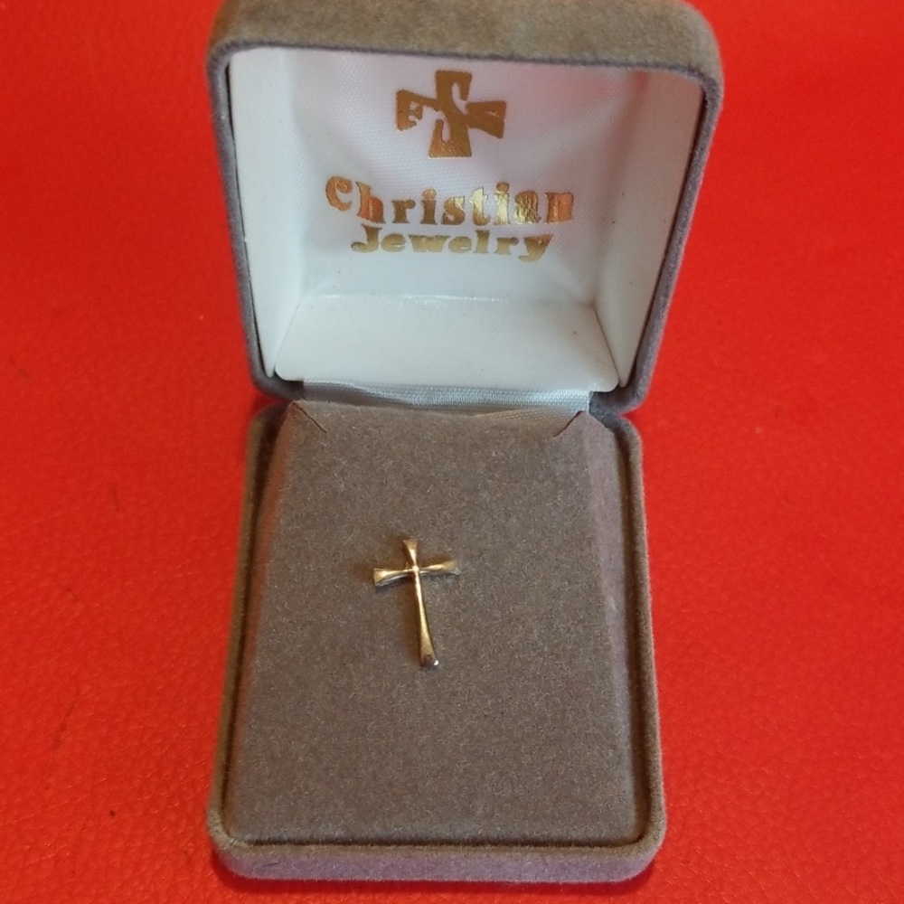 Tiny cross pin